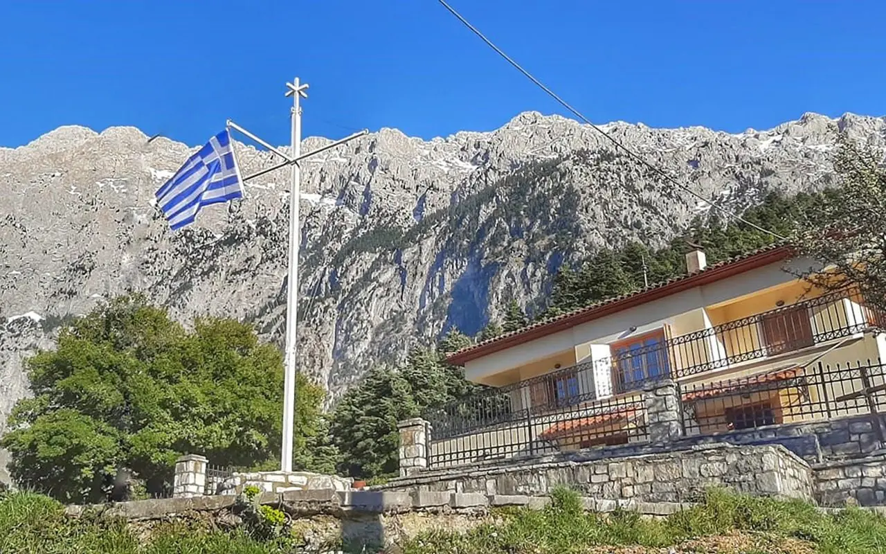 Γκιώνα (μονοπάτι Μπέκου) - 4