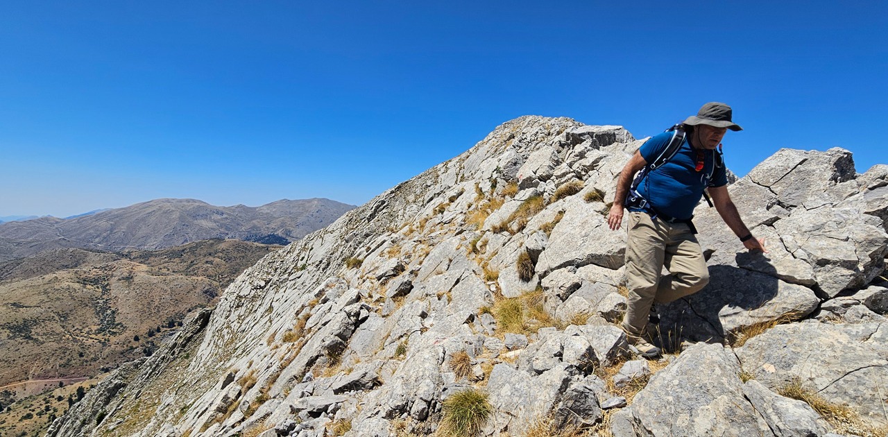 Mikri-Zireia-Dousia-ridge